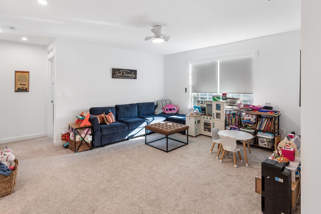 For Sale: $550,000 (4 beds, 2 baths, 2582 Square Feet)