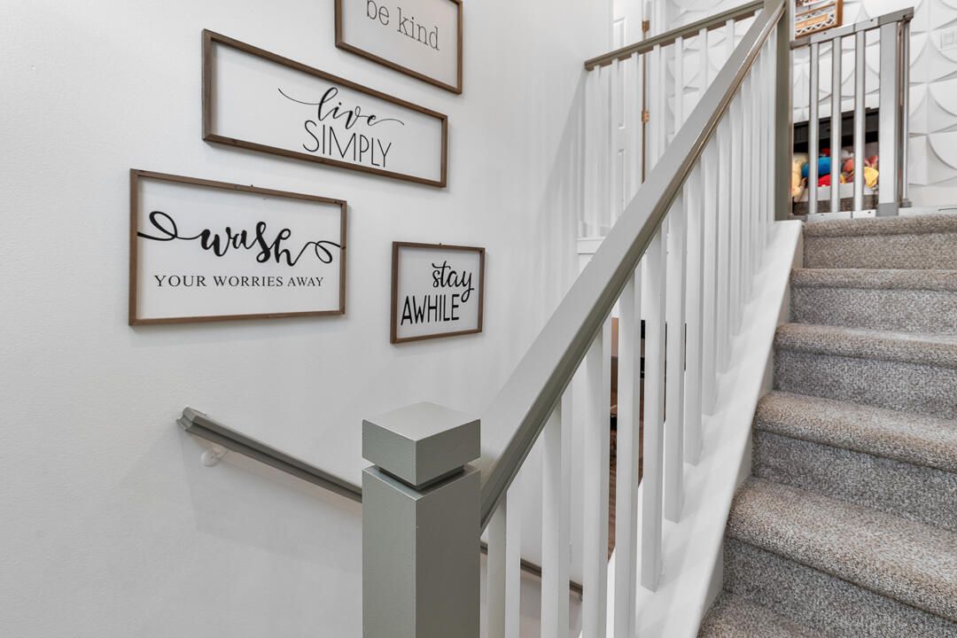 For Sale: $550,000 (4 beds, 2 baths, 2582 Square Feet)