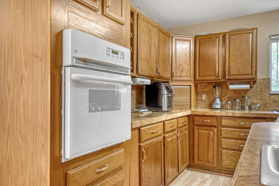 For Sale: $589,000 (4 beds, 3 baths, 3328 Square Feet)