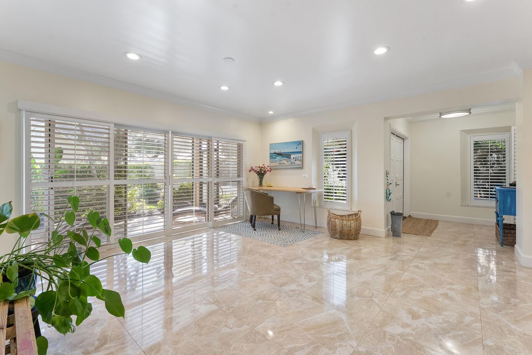 En Venta: $950,000 (2 camas, 2 baños, 1700 Pies cuadrados)