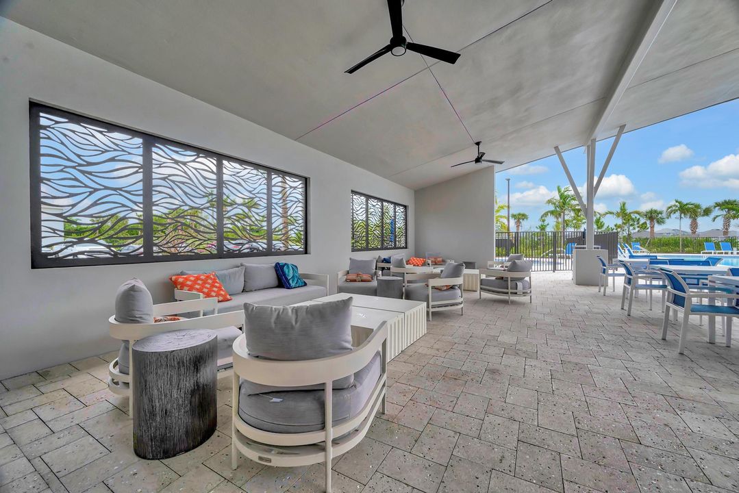 For Sale: $550,000 (4 beds, 2 baths, 2582 Square Feet)