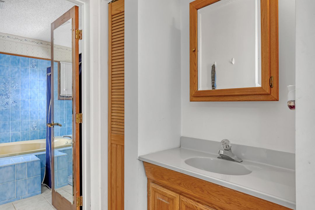 For Sale: $589,000 (4 beds, 3 baths, 3328 Square Feet)