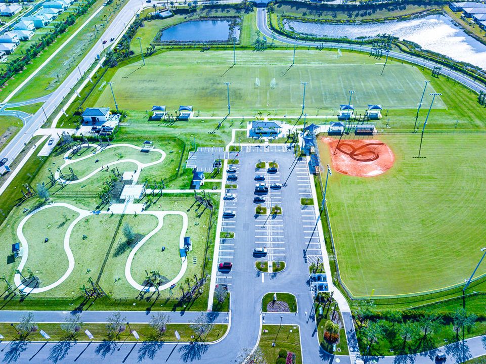 For Sale: $550,000 (4 beds, 2 baths, 2582 Square Feet)