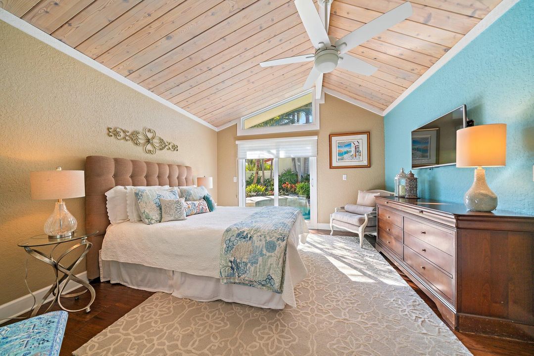 待售: $1,700,000 (2 贝兹, 2 浴室, 1988 平方英尺)