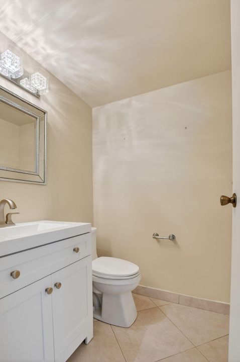 На продажу: $89,000 (1 спален, 1 ванн, 720 Квадратных фут)