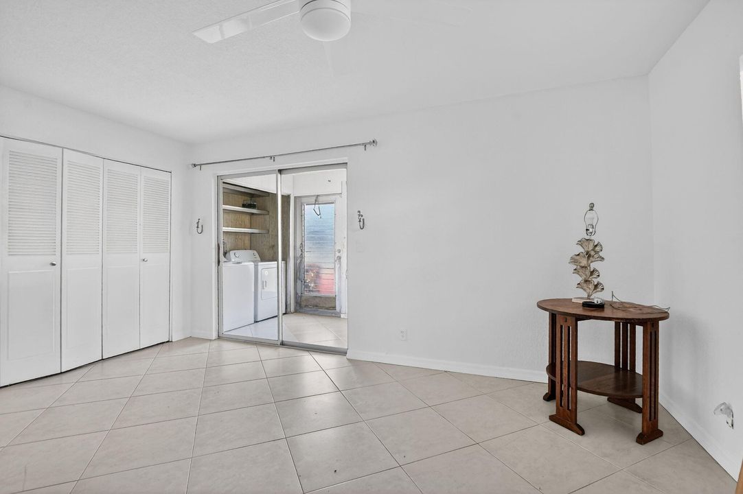 На продажу: $89,000 (1 спален, 1 ванн, 720 Квадратных фут)