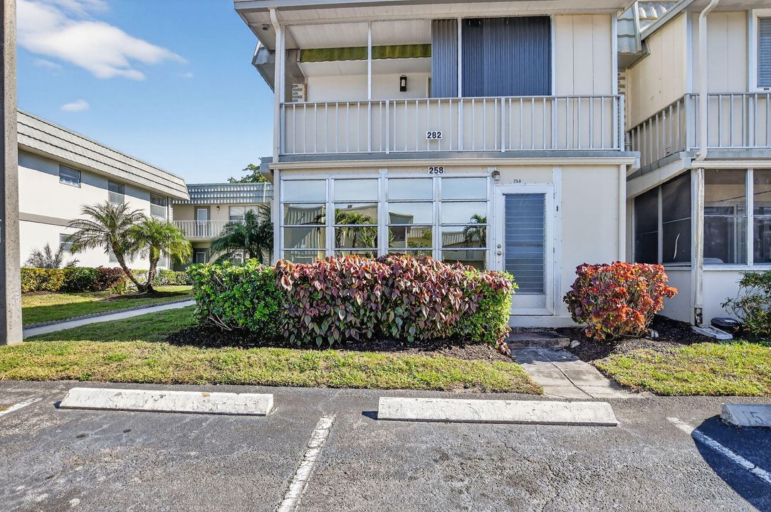 На продажу: $89,000 (1 спален, 1 ванн, 720 Квадратных фут)