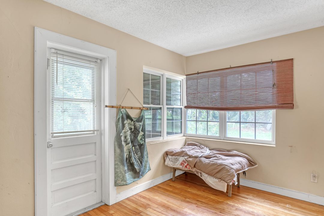 For Sale: $589,000 (4 beds, 3 baths, 3328 Square Feet)