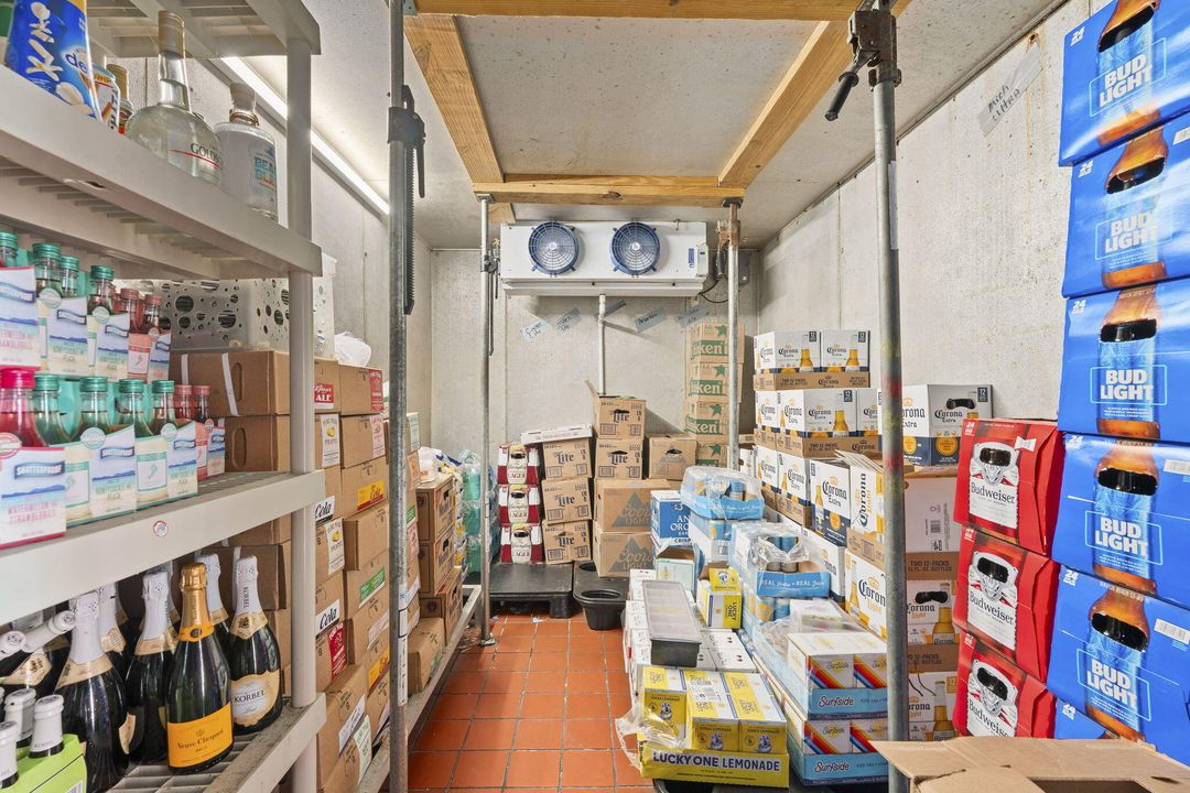 На продажу: $3,500,000 (0 спален, 0 ванн, 2208 Квадратных фут)