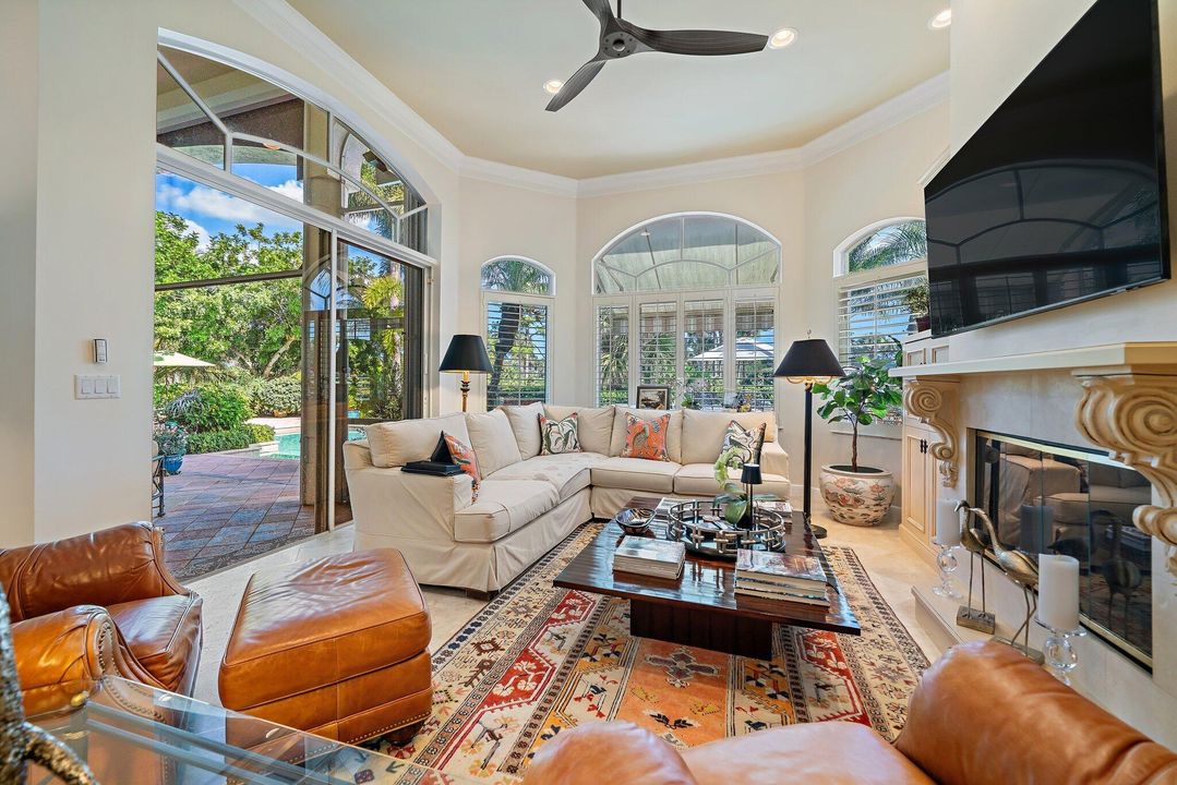 En Venta: $1,825,000 (3 camas, 3 baños, 3733 Pies cuadrados)