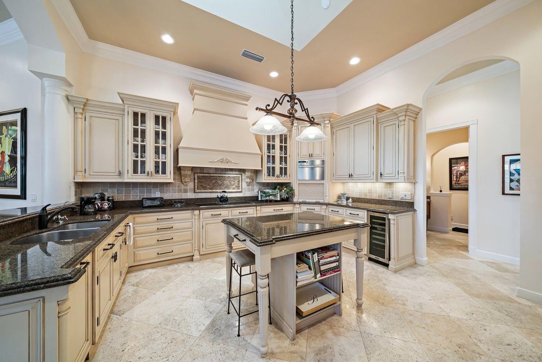 En Venta: $1,825,000 (3 camas, 3 baños, 3733 Pies cuadrados)