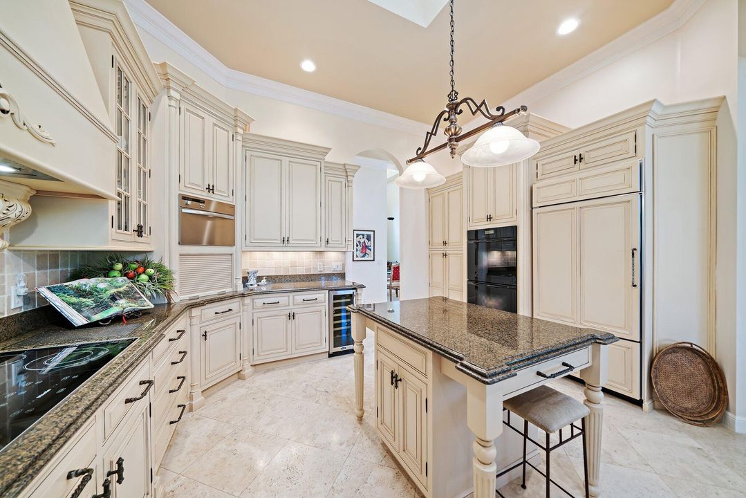 En Venta: $1,825,000 (3 camas, 3 baños, 3733 Pies cuadrados)