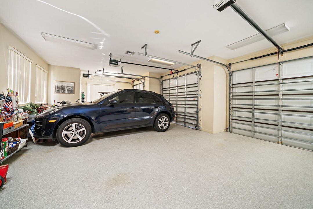 En Venta: $1,825,000 (3 camas, 3 baños, 3733 Pies cuadrados)