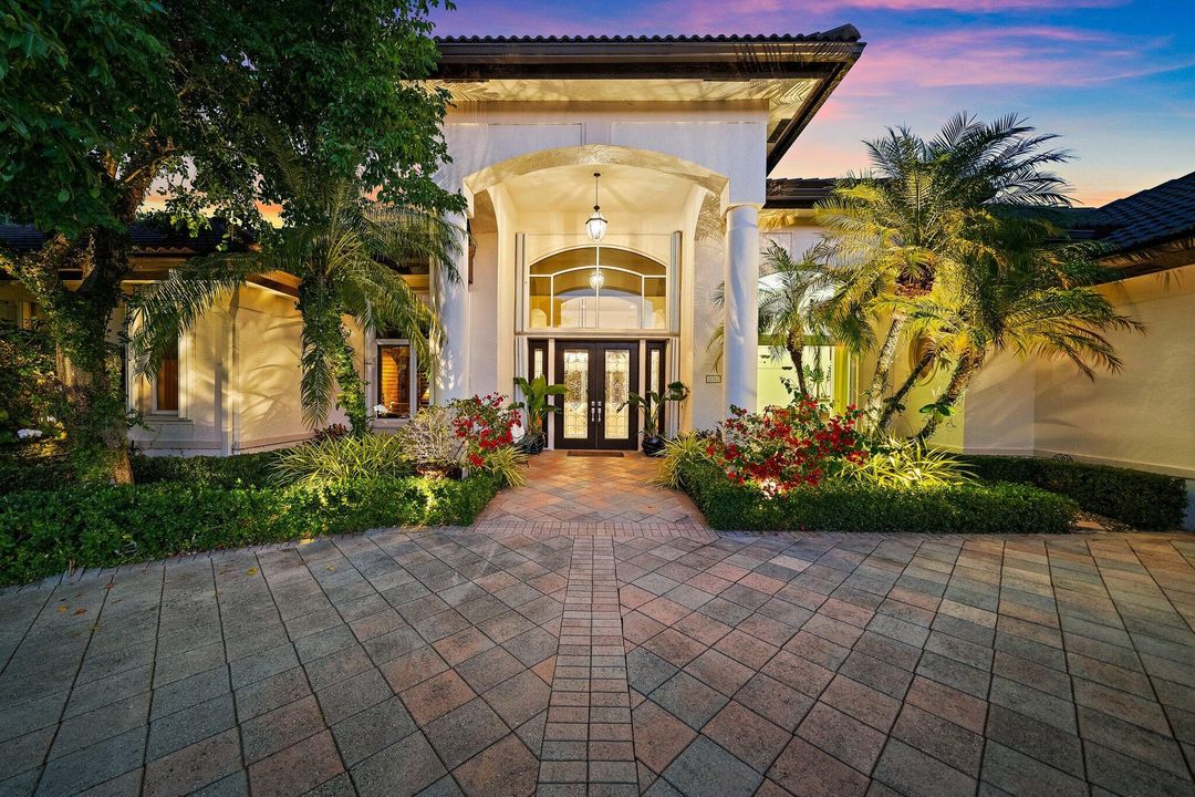 En Venta: $1,825,000 (3 camas, 3 baños, 3733 Pies cuadrados)