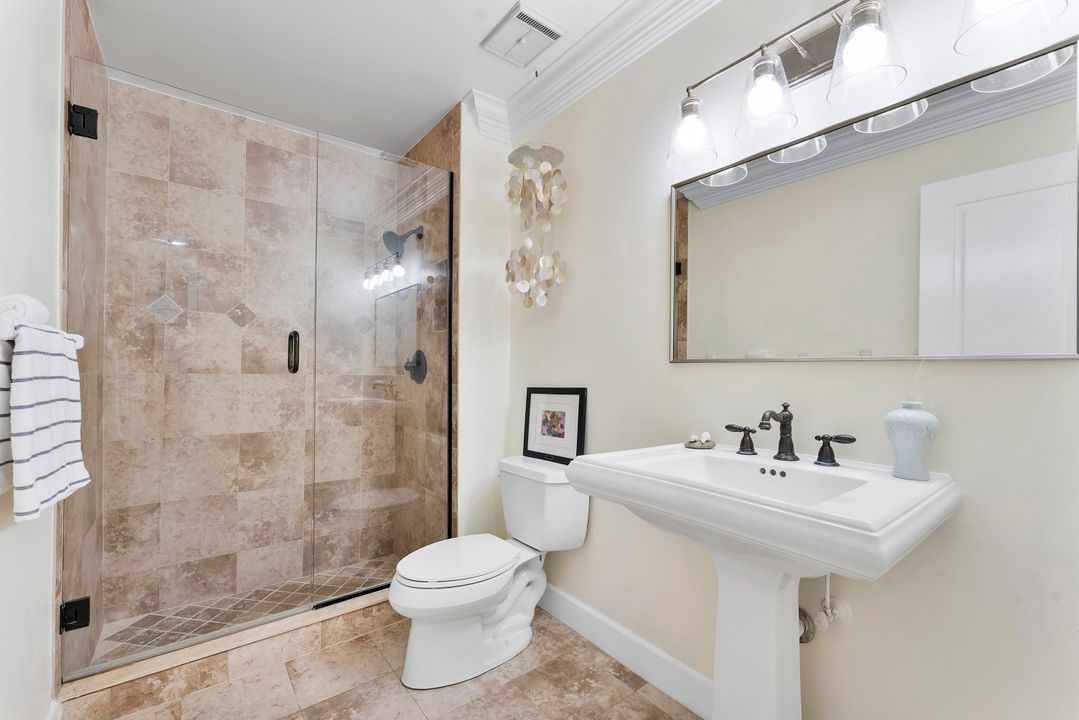 En Venta: $950,000 (2 camas, 2 baños, 1700 Pies cuadrados)