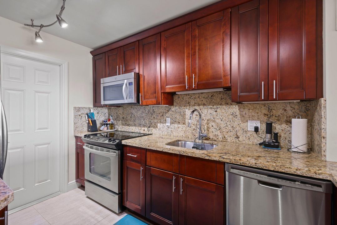 En Venta: $719,000 (2 camas, 2 baños, 1154 Pies cuadrados)