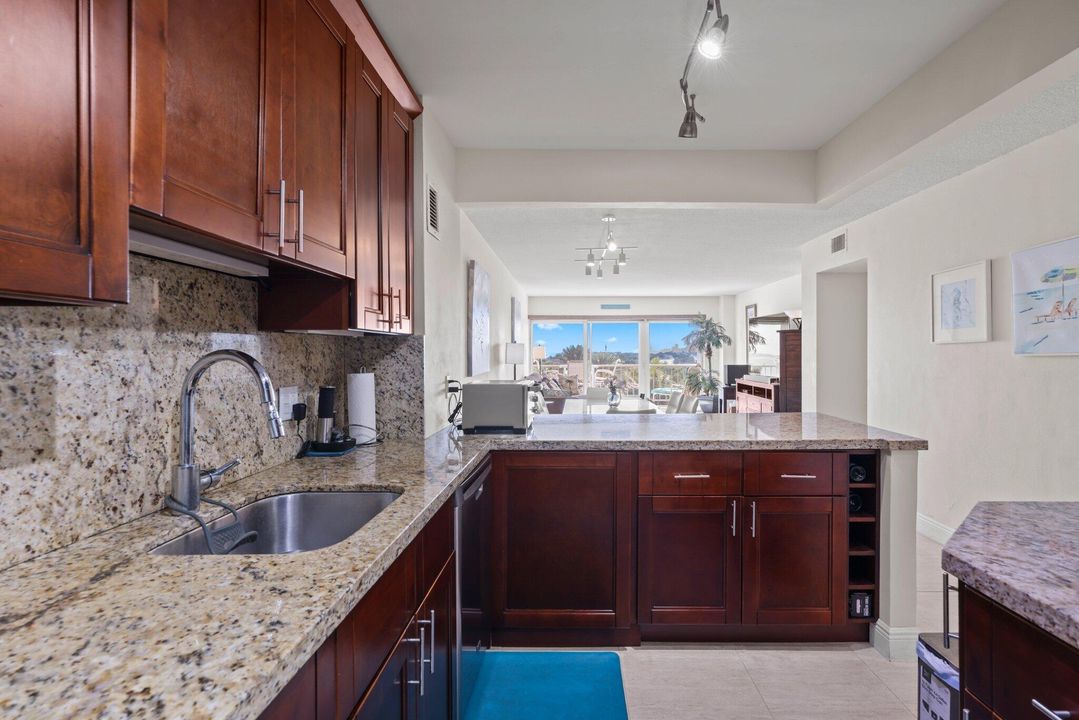 En Venta: $719,000 (2 camas, 2 baños, 1154 Pies cuadrados)