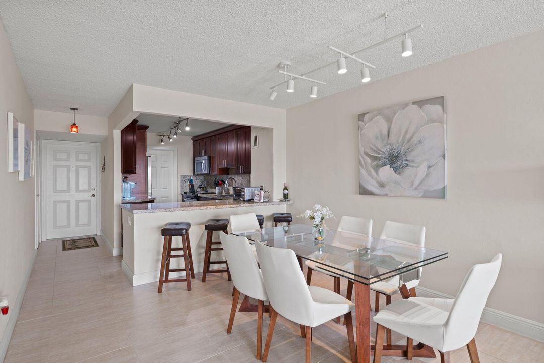 En Venta: $719,000 (2 camas, 2 baños, 1154 Pies cuadrados)