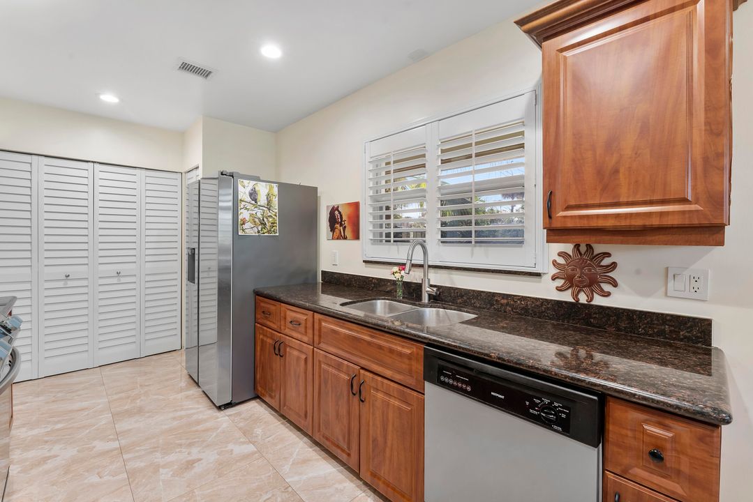 En Venta: $950,000 (2 camas, 2 baños, 1700 Pies cuadrados)