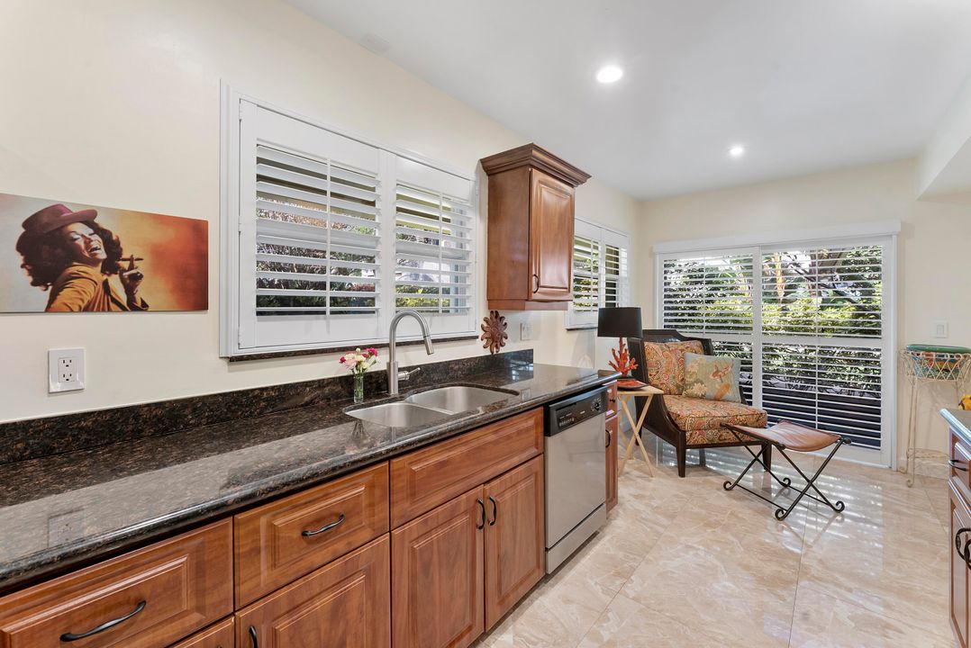 En Venta: $950,000 (2 camas, 2 baños, 1700 Pies cuadrados)