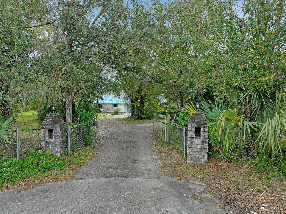 For Sale: $589,000 (4 beds, 3 baths, 3328 Square Feet)