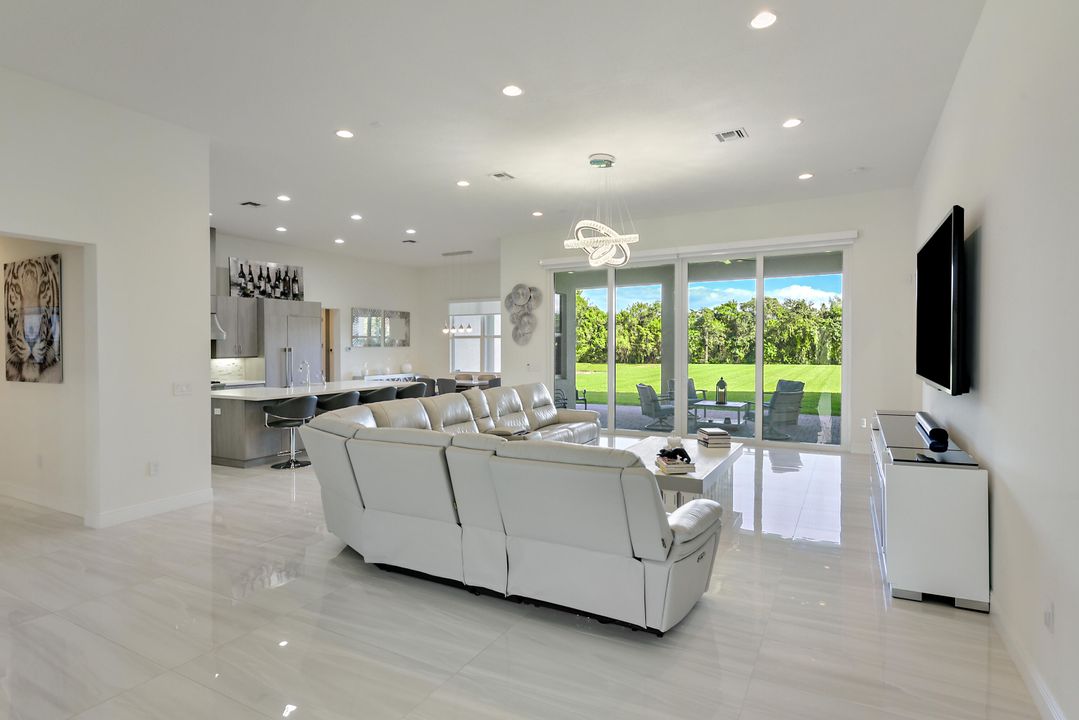 For Sale: $2,650,000 (6 beds, 5 baths, 4539 Square Feet)