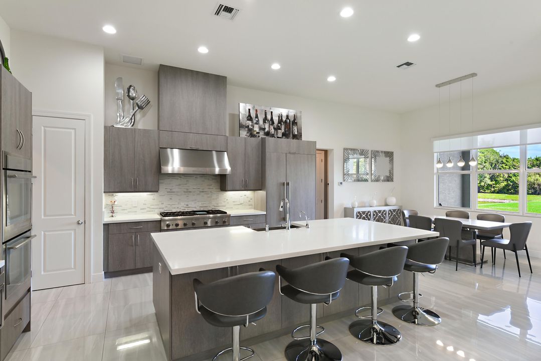 For Sale: $2,650,000 (6 beds, 5 baths, 4539 Square Feet)