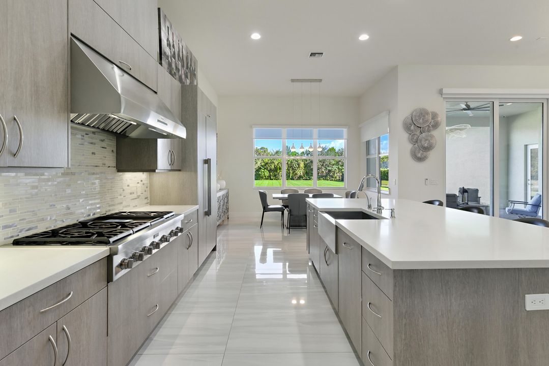 For Sale: $2,650,000 (6 beds, 5 baths, 4539 Square Feet)