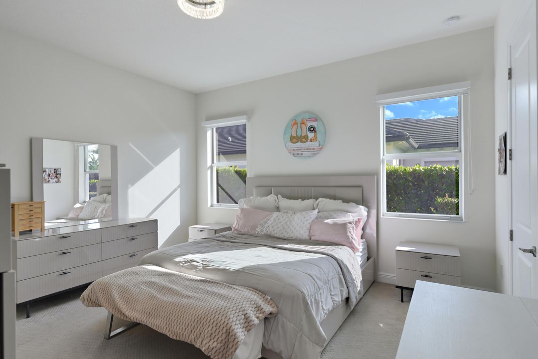 For Sale: $2,650,000 (6 beds, 5 baths, 4539 Square Feet)