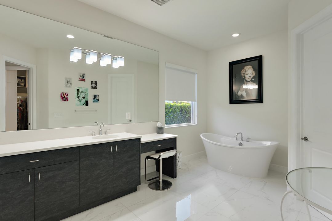 For Sale: $2,650,000 (6 beds, 5 baths, 4539 Square Feet)