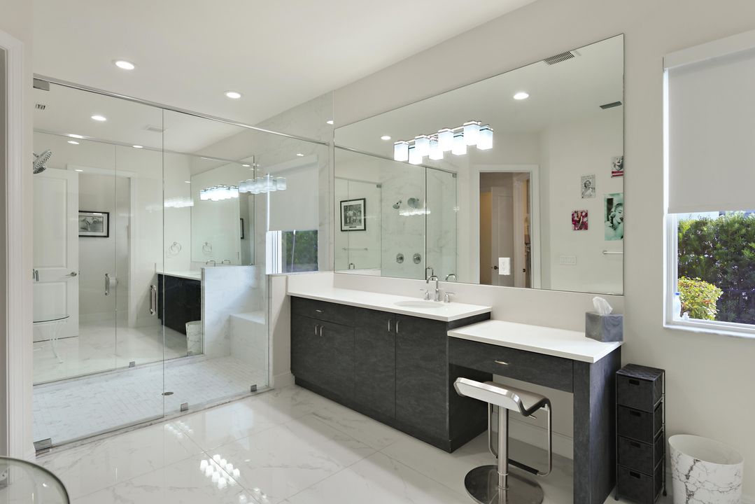 For Sale: $2,650,000 (6 beds, 5 baths, 4539 Square Feet)