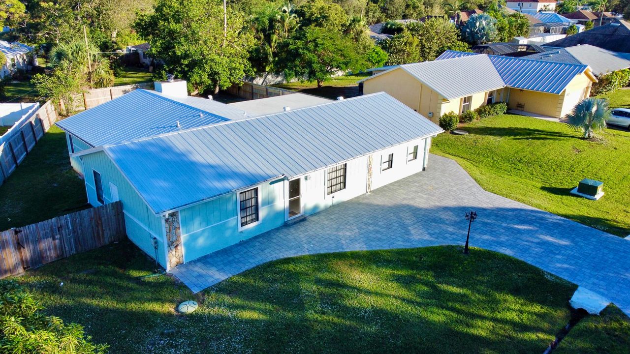 For Rent: $2,980 (3 beds, 2 baths, 2096 Square Feet)