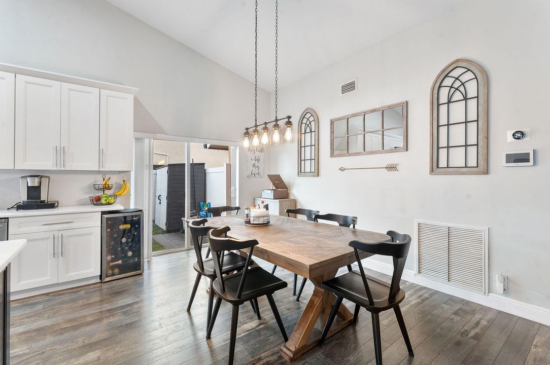 待售: $599,999 (3 贝兹, 2 浴室, 1726 平方英尺)