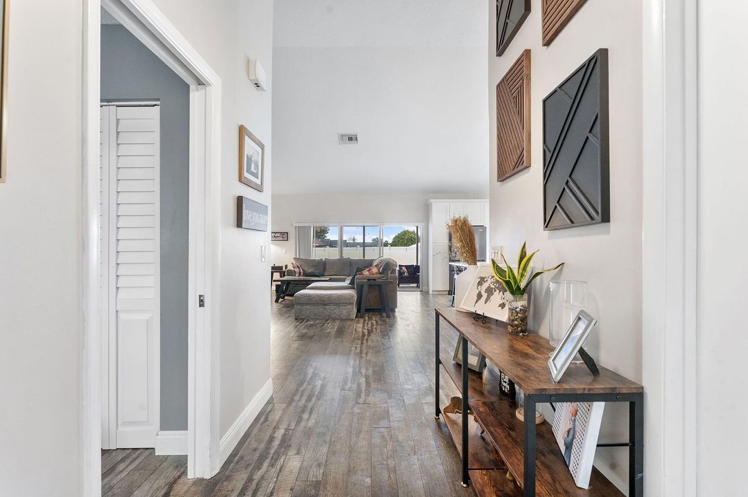 待售: $599,999 (3 贝兹, 2 浴室, 1726 平方英尺)