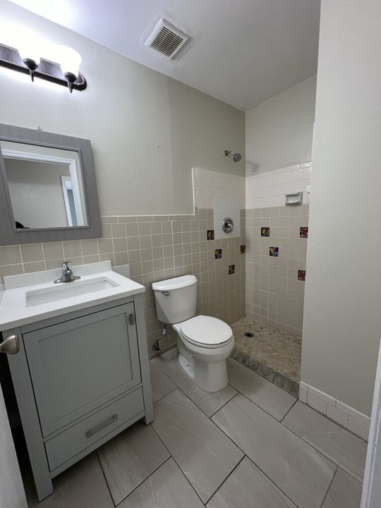 For Rent: $2,980 (3 beds, 2 baths, 2096 Square Feet)