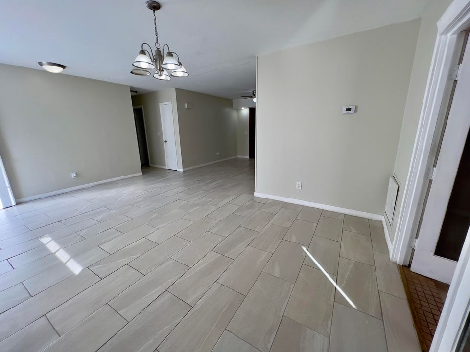 For Rent: $2,980 (3 beds, 2 baths, 2096 Square Feet)