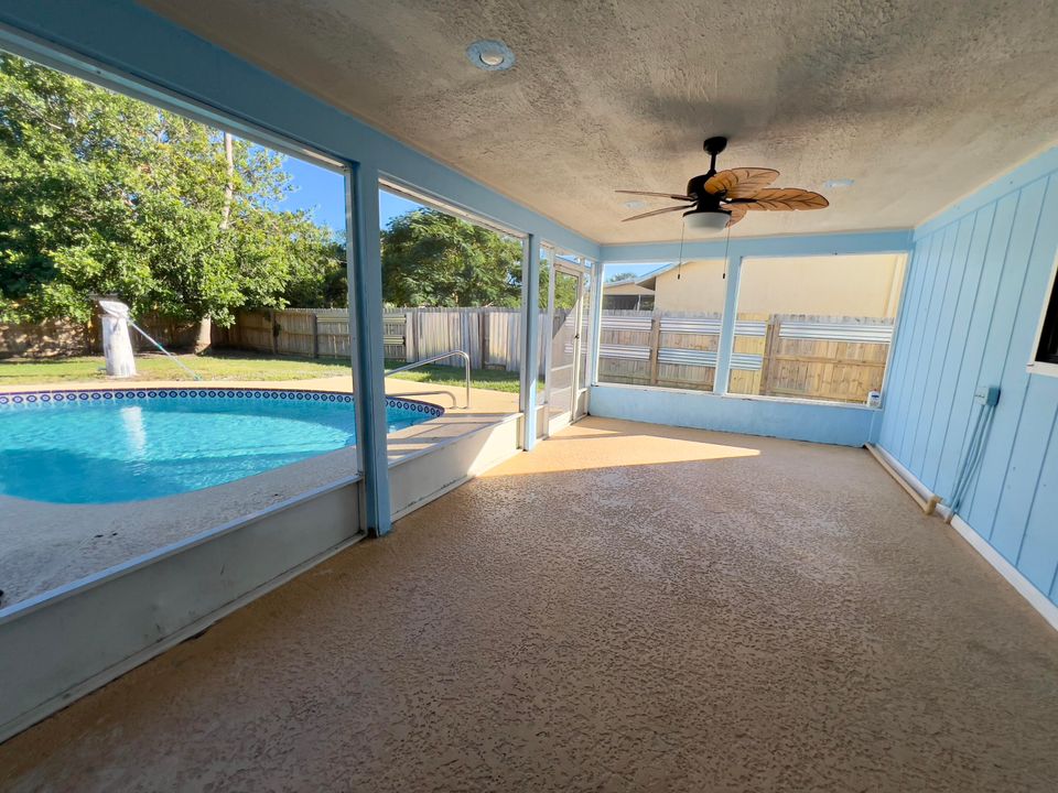 For Rent: $2,980 (3 beds, 2 baths, 2096 Square Feet)