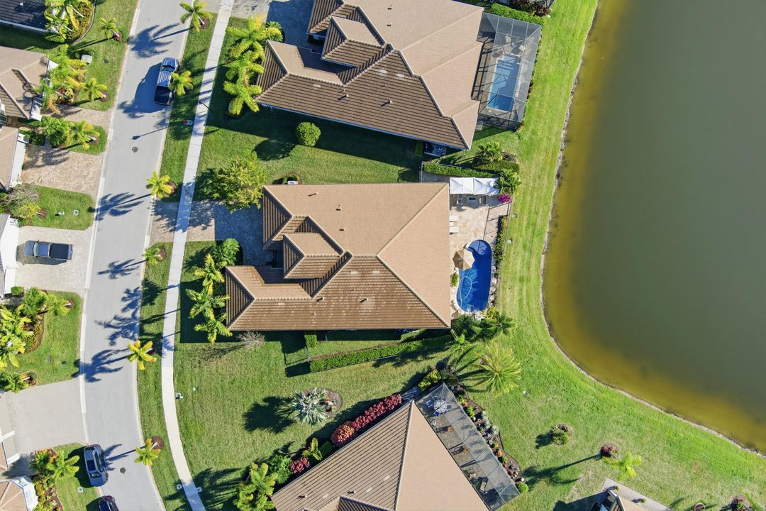 For Sale: $949,900 (3 beds, 2 baths, 2580 Square Feet)