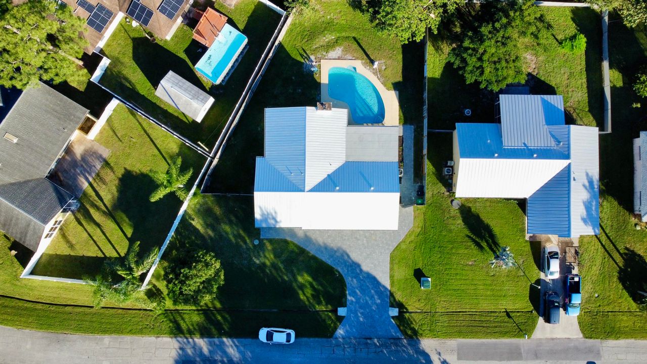 For Rent: $2,980 (3 beds, 2 baths, 2096 Square Feet)