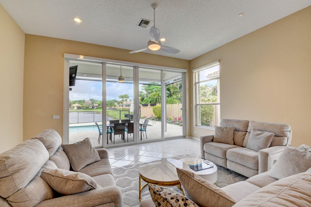 For Sale: $875,000 (3 beds, 3 baths, 2498 Square Feet)