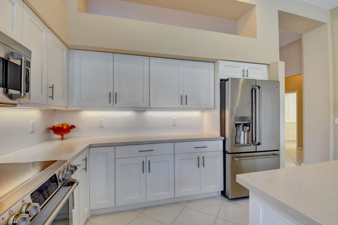 For Sale: $875,000 (3 beds, 3 baths, 2498 Square Feet)