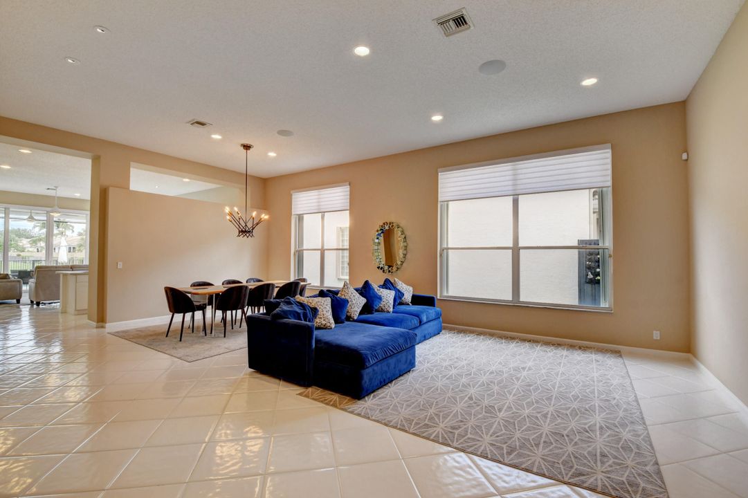 For Sale: $875,000 (3 beds, 3 baths, 2498 Square Feet)