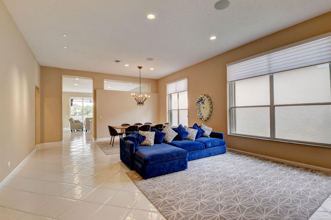 For Sale: $875,000 (3 beds, 3 baths, 2498 Square Feet)