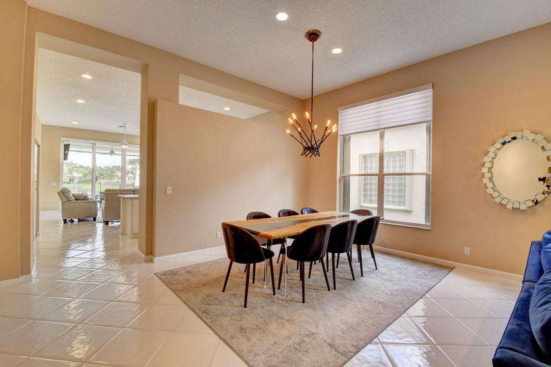 For Sale: $875,000 (3 beds, 3 baths, 2498 Square Feet)