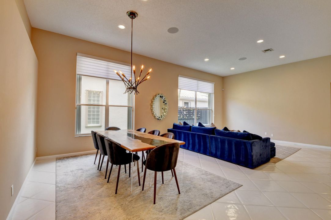 For Sale: $875,000 (3 beds, 3 baths, 2498 Square Feet)