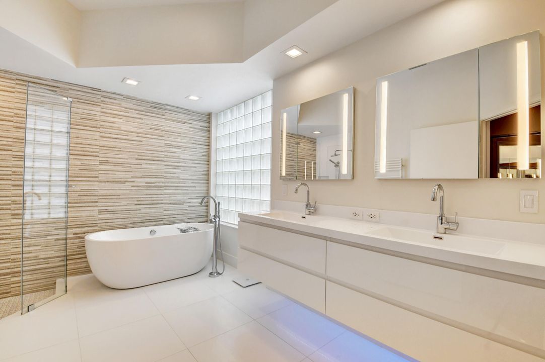 For Sale: $875,000 (3 beds, 3 baths, 2498 Square Feet)