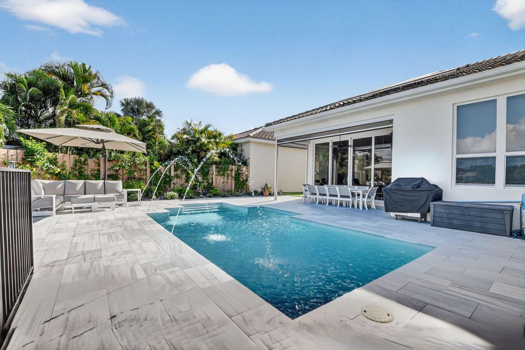 For Sale: $875,000 (3 beds, 3 baths, 2498 Square Feet)