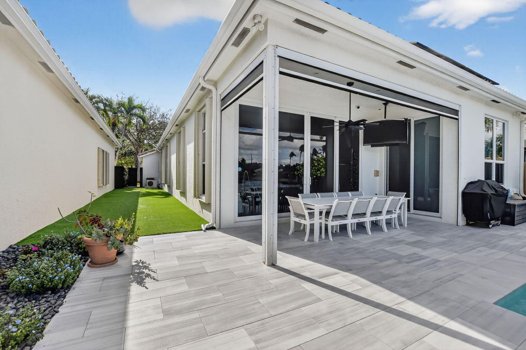 For Sale: $875,000 (3 beds, 3 baths, 2498 Square Feet)