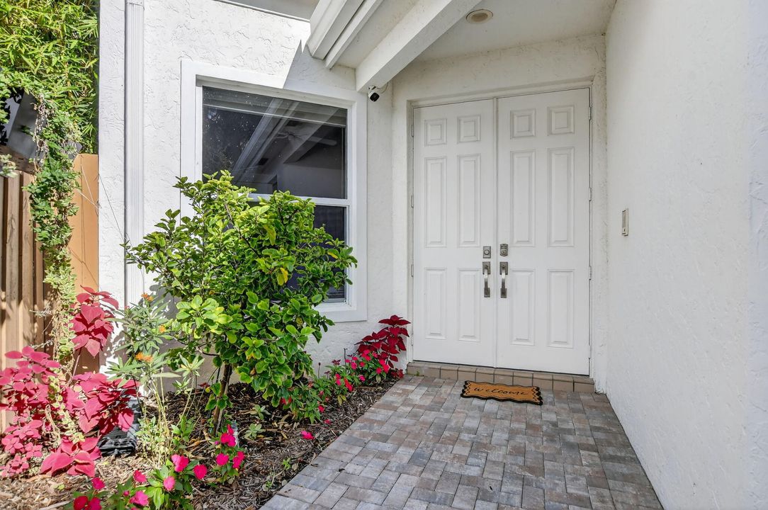 For Sale: $875,000 (3 beds, 3 baths, 2498 Square Feet)