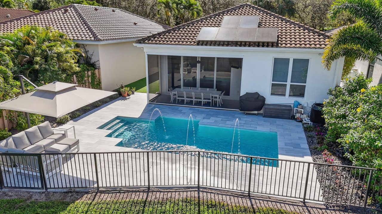 For Sale: $875,000 (3 beds, 3 baths, 2498 Square Feet)